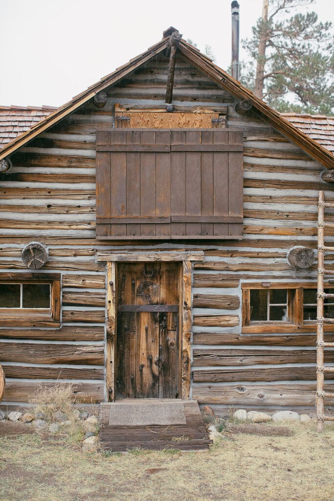 Hayden Cabin in Mammoth Lakes, a wedding venue.